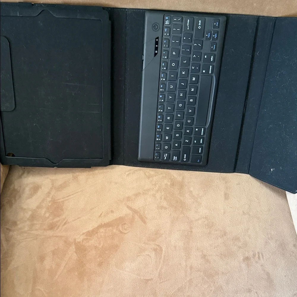 kate spade Leopard Print iPad holder with keyboard - Black Brown Cream